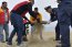 Cientos de voluntarios, tanto de universidades, establecimientos educacionales, comunidad organizada e instituciones participaron de operativo de limpieza del borde costero en el sector de Playa Caleta Portales de Valparaíso.