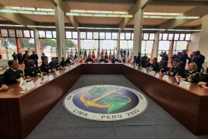 Comandantes en Jefes de las Marinas de Guerra de América se reúnen para compartir experiencias y estrechar lazos Comandantes en Jefes de las Marinas de Guerra de América se reúnen para compartir experiencias y estrechar lazos