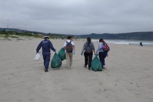 Capitanía de Puerto y Municipalidad de Lebu realizaron operativos de limpieza de playa en la comuna y en isla mocha Capitanía de Puerto y Municipalidad de Lebu realizaron operativos de limpieza de playa en la comuna y en isla mocha