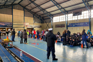 Armada realizó apoyo operativo en simulacro interno a Escuela “Almirante Simpson” en Puerto Chacabuco Armada realizó apoyo operativo en simulacro interno a Escuela “Almirante Simpson” en Puerto Chacabuco
