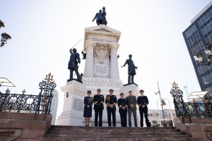 First Sea Lord de la Real Armada del Reino Unido visita nuestro país