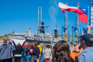 Fragata “Almirante Williams” recala a Valparaíso tras dos meses de Embarco Operativo Fragata “Almirante Williams” recala a Valparaíso tras dos meses de Embarco Operativo