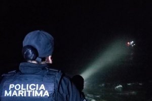 Personal de la Armada efectuó rescate nocturno en playa al sur de Iquique
