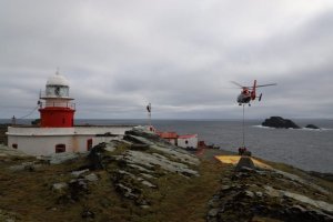Armada de Chile realizó relevo de dotación y reaprovisionamiento de Faro “Islotes Evangelistas” Armada de Chile realizó relevo de dotación y reaprovisionamiento de Faro “Islotes Evangelistas”