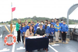 Quinta Zona Naval y Servicio Local de Educación Pública firman convenio de cooperación