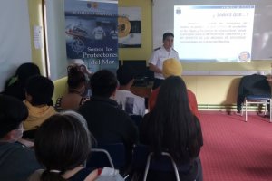 Autoridad Marítima de Corral difunde a alumnos y docentes medidas de autoprotección para período estival Autoridad Marítima de Corral difunde a alumnos y docentes medidas de autoprotección para período estival