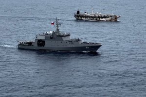 Armada de Chile fiscalizó 140 buques pesqueros y 32 naves mercantes en aguas de tránsito internacional Armada de Chile fiscalizó 140 buques pesqueros y 32 naves mercantes en aguas de tránsito internacional