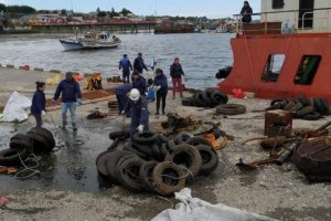 Plan Tenglo recala a Quellón: primera limpieza de fondo marino totalizó 21 toneladas de desechos Plan Tenglo recala a Quellón: primera limpieza de fondo marino totalizó 21 toneladas de desechos