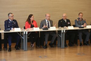 Mindef y Contraloría firman convenio para fortalecer capacidades de control y probidad en instituciones de la Defensa Nacional Mindef y Contraloría firman convenio para fortalecer capacidades de control y probidad en instituciones de la Defensa Nacional