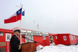 Base Naval Antártica “Arturo Prat” conmemoró el quincuagésimo quinto aniversario del  Rescate Aeronaval en la Isla Decepción