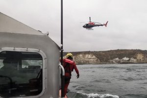 Helicóptero Naval rescató a kayakista a la deriva en Maitencillo Helicóptero Naval rescató a kayakista a la deriva en Maitencillo