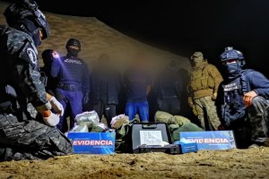 Policía Marítima decomisó más de 39 kilos de marihuana en el borde costero cercano aduana “El Loa” en Iquique