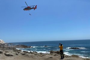 Armada realiza procedimiento por rescate de persona en peligro de inmersión al sur de Caleta Río Seco
