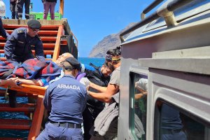 Capitanía de Puerto de Juan Fernández apoyó evacuación médica