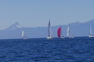 Vientos de más de 20 kilómetros por hora dieron la bienvenida a la XIV Regata Armada de Chile Frutillar Vientos de más de 20 kilómetros por hora dieron la bienvenida a la XIV Regata Armada de Chile Frutillar