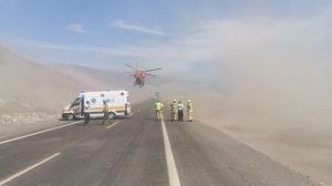 Cuarta Zona Naval aeroevacuó a mujer en estado grave tras accidente carretero al sur de Iquique Cuarta Zona Naval aeroevacuó a mujer en estado grave tras accidente carretero al sur de Iquique