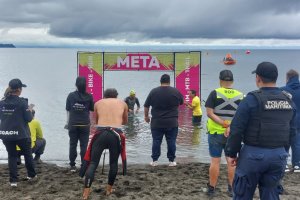 Autoridad Marítima resguardó seguridad en competencia de natación en Frutillar Autoridad Marítima resguardó seguridad en competencia de natación en Frutillar