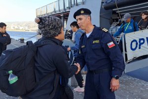 OPV “Comandante Toro” recaló a Valparaíso con estudiantes desde Juan Fernández