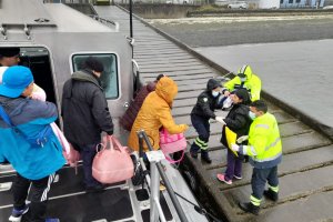 Armada realiza evacuación médica a mujer en trabajo de parto desde Isla Buta Chauques