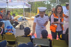 Comandancia Naval y Gobernación Marítima de Arica entregan significativo aporte y apadrinan a Escuela Rural en Azapa