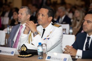 Oficial de la Armada De Chile participa en Conferencia Anual Marítima De Panamá, CAM 2023