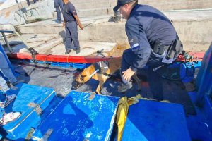 Unidades navales capturan embarcación peruana “Maribella” en Zona Económica Exclusiva Unidades navales capturan embarcación peruana “Maribella” en Zona Económica Exclusiva