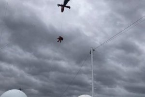 Armada efectúa aeroevacuación médica a pasajero de crucero al norte de Canal Sarmiento Armada efectúa aeroevacuación médica a pasajero de crucero al norte de Canal Sarmiento