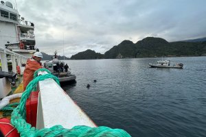 Logran recuperar cuerpo sin vida de buzo tras siniestro de catamarán en el Estuario Reloncaví