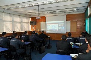 Cadetes de la Escuela Naval realizaron enlace con Base Naval Antártica “Arturo Prat”