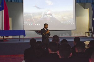 Condestable Mayor de la Armada visita la Escuela de Grumetes