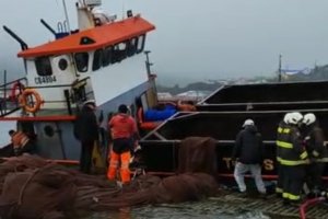Autoridad Marítima desplegó operativo ante siniestro de barcaza en las cercanías de Melinka Autoridad Marítima desplegó operativo ante siniestro de barcaza en las cercanías de Melinka