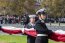 Armada de Chile efectuó izamiento de la “Gran Bandera del Bicentenario” en plaza de la Ciudadanía de Santiago