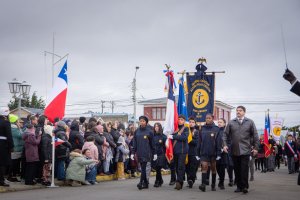 Vecinos del barrio Arturo Prat en Punta Arenas rinden homenaje al Combate Naval de Iquique y Día de las Glorias Navales