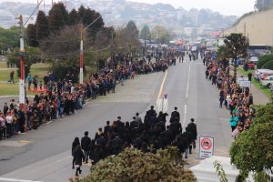 Cuatro mil estudiantes de la provincia de Concepción desfilaron en la Base Naval Talcahuano en homenaje a los Héroes de Iquique