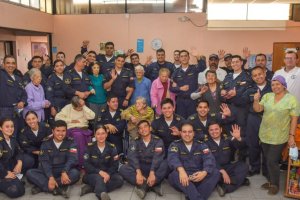 Dotación de la Escuadra participó en operativo cívico en hogar de ancianas de Antofagasta
