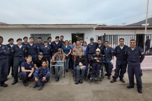 Dotación de la Escuadra realiza operativo cívico en hogar de ancianos “Sagrado Corazón” de Taltal