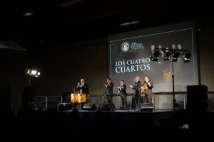 Concierto de "Los Cuatro Cuartos" revive la historia de la Guerra del Pacífico en la Escuela Naval “Arturo Prat”