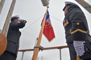 Buque Escuela Esmeralda recibió pabellón de combate