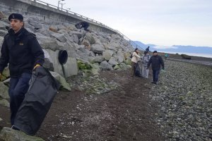 En nueva limpieza de playas del Plan Tenglo se reúnen 600 kilos de desechos En nueva limpieza de playas del Plan Tenglo se reúnen 600 kilos de desechos