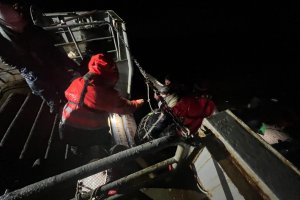 Patrullero “Micalvi” realizó evacuación de menor de edad mientras realizaba operativo médico en Chiloé Patrullero “Micalvi” realizó evacuación de menor de edad mientras realizaba operativo médico en Chiloé