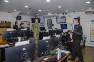 Agregado de Defensa y Naval de Estados Unidos en Chile conoció las responsabilidades del SHOA