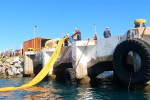 Autoridad Marítima realizó ejercicio de Combate a la Contaminación en la bahía de Quintero Autoridad Marítima realizó ejercicio de Combate a la Contaminación en la bahía de Quintero