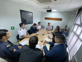 Gobernación Marítima de Iquique y autoridades regionales planifican período estival Gobernación Marítima de Iquique y autoridades regionales planifican período estival