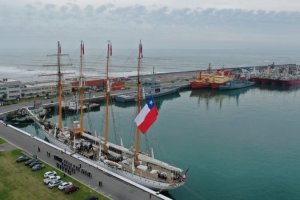 Buque Escuela “Esmeralda” realizó actividades operativas y de instrucción en Mar del Plata Buque Escuela “Esmeralda” realizó actividades operativas y de instrucción en Mar del Plata