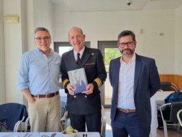 Director de Finanzas de la Armada se reúne con alumnos del Magíster en Dirección Financiera UAI Director de Finanzas de la Armada se reúne con alumnos del Magíster en Dirección Financiera UAI