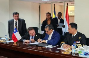 Armada de Chile firma acuerdo de cooperación técnica con Organismo Internacional de África