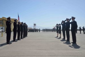 Nuevo curso de pilotos y medicina aeroespacial egresa de la Escuela de Aviación Naval