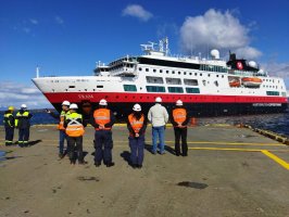 Primer crucero de la temporada 2023-2024 llegó a Puerto Natales