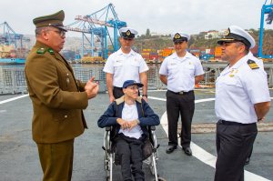 Vecino de La Pintana cumplió su sueño de conocer la Infantería de Marina