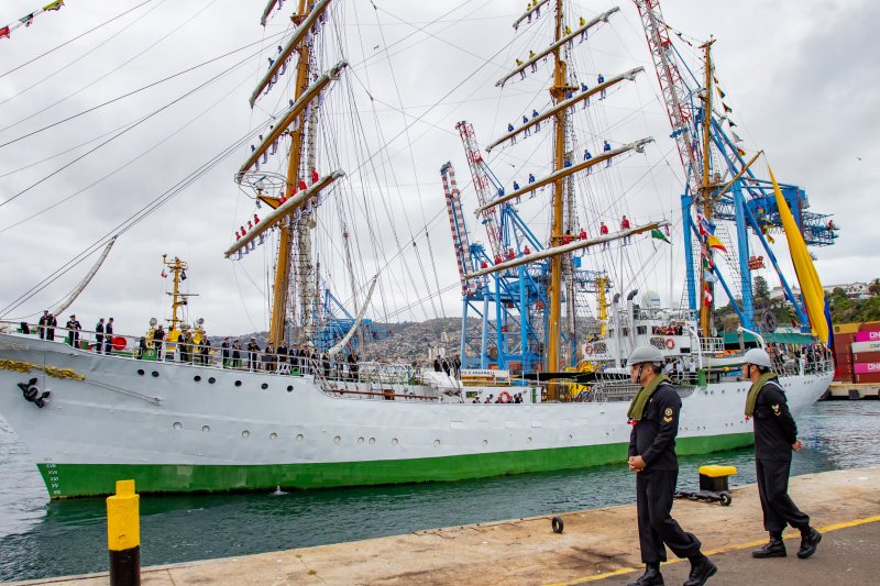 Buque Escuela “ARC Gloria” de la Armada de Colombia recaló a Valparaíso ...